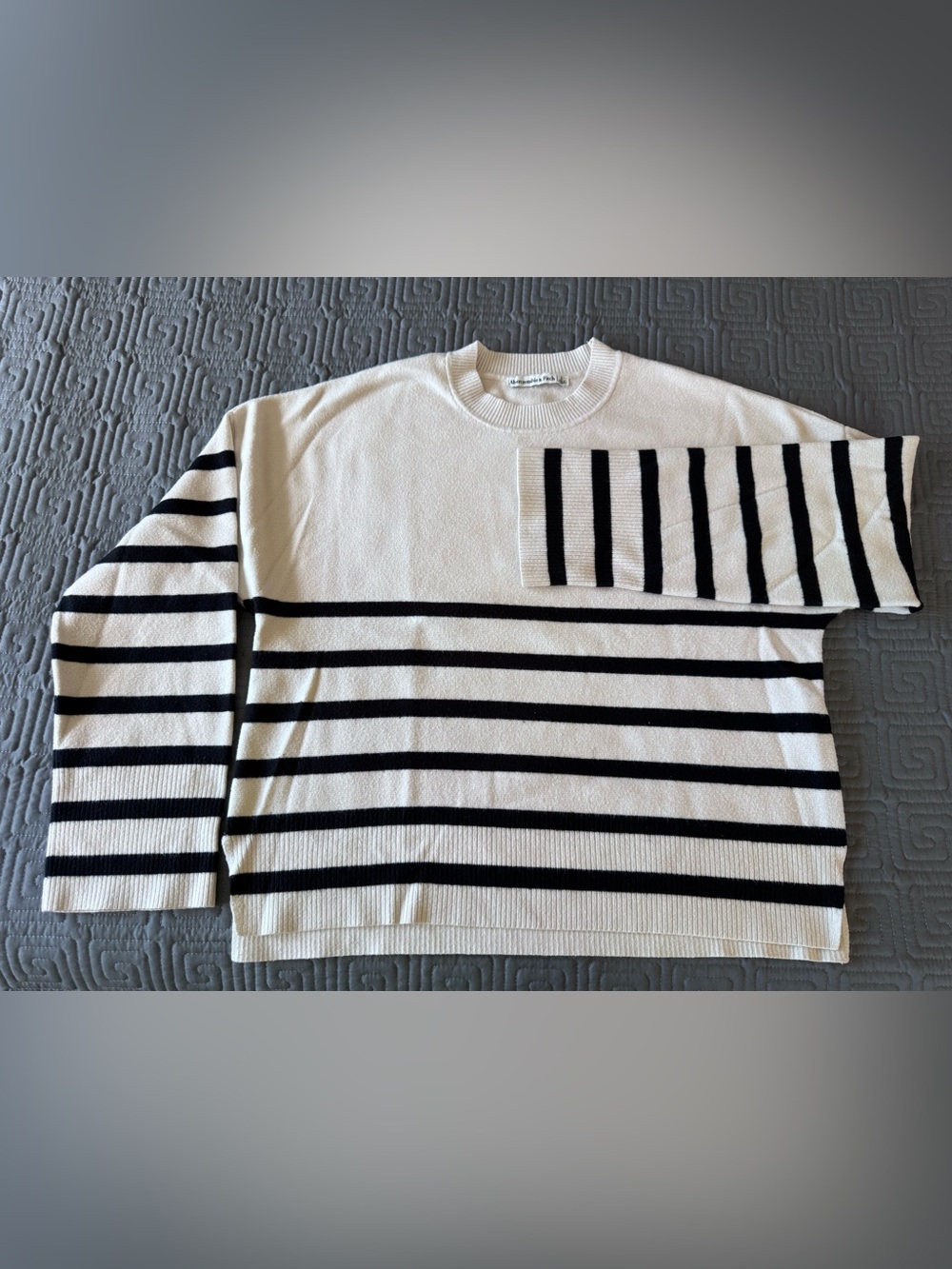 Abercrombie & Fitch Off-White Crewneck Sweater with Dark Navy Stripes